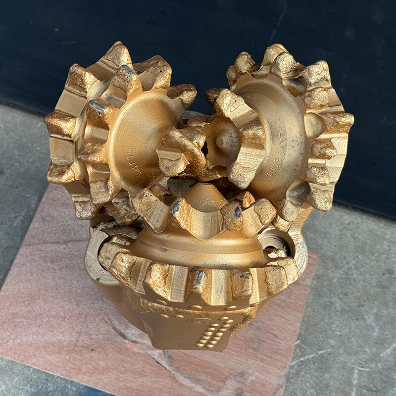 9 7/8 इंच (250 मिमी) IADC137 तेज ड्रिलिंग दर मिल दांत नरम गठन के लिए Tricone ड्रिल बिट