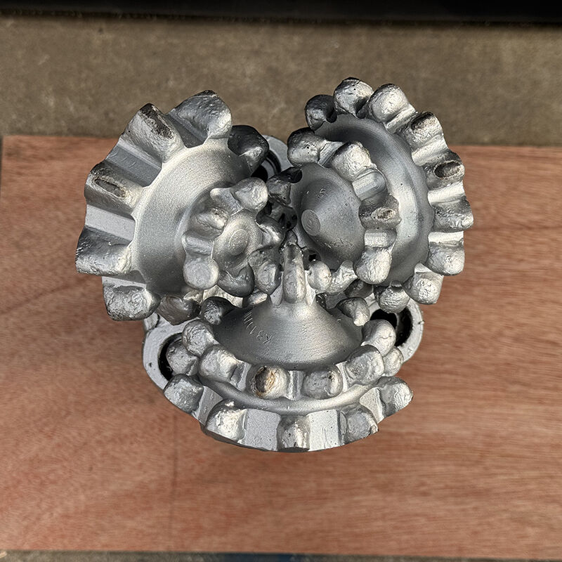 तेजी से ड्रिलिंग के लिए 5 1/2 इंच स्टील टूथ ट्राइकॉन ड्रिल बिट के साथ जर्नल असर