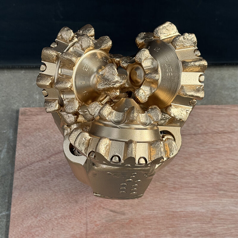 तेजी से ड्रिलिंग के लिए जर्नल लेयरिंग के साथ 6 3/4 इंच स्टील टूथ ट्राइकॉन ड्रिल बिट