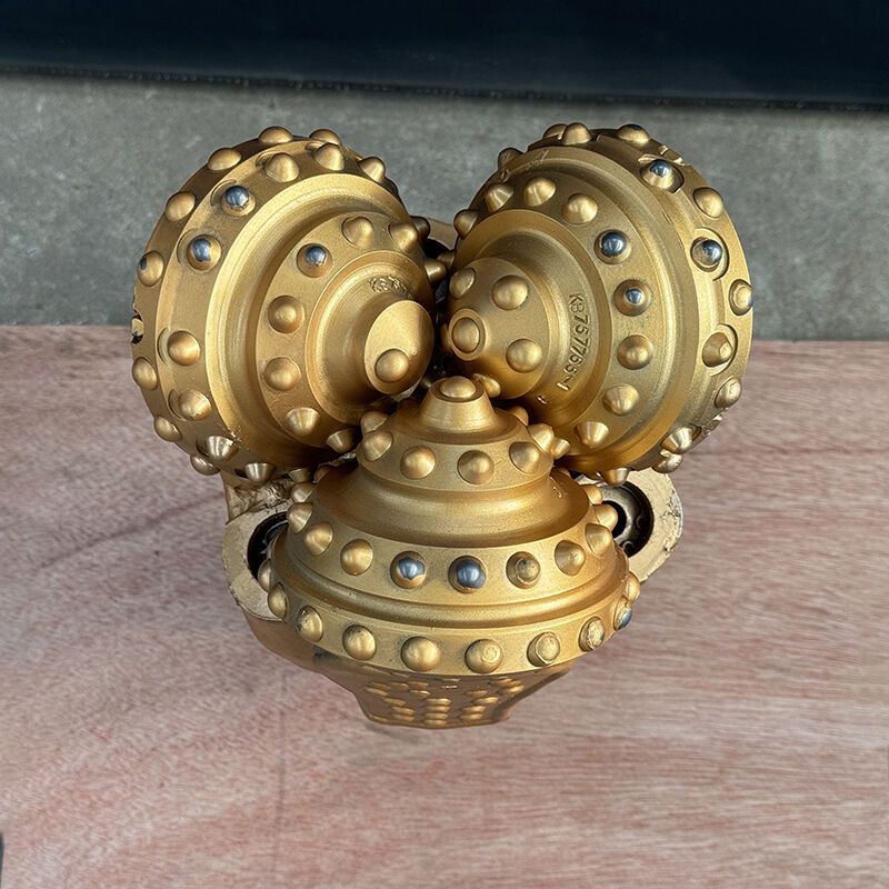 6 1/2 इंच IADC637 स्टील टूथ ट्राइकोन ड्रिल बिट नरम संरचनाओं में तेज़ ड्रिलिंग के लिए