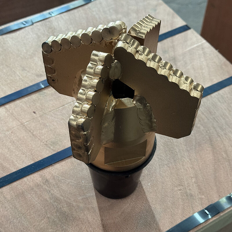 भूगर्भीय अन्वेषण के लिए प्रयुक्त पीडीसी ड्रैग बिट नरम से मध्यम कठोर चट्टान के लिए उपयुक्त